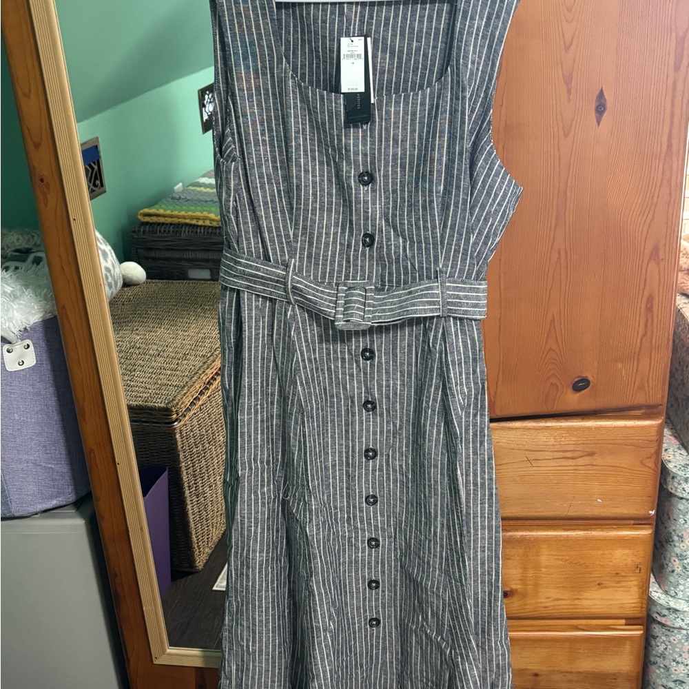 Banana Republic Black and White Sleeveless Midi Sundress